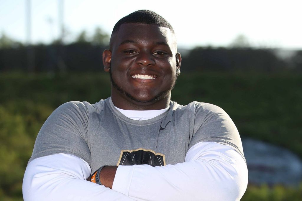 Florida lands 4-star OL TJ&nbsp;Moore