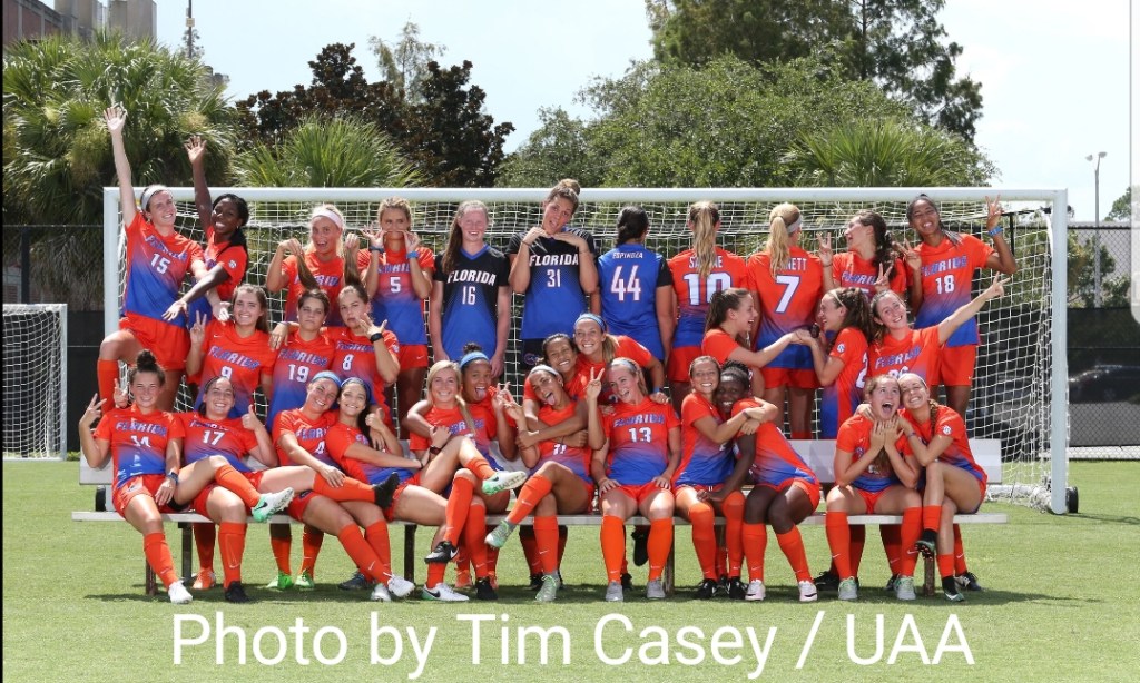 #2 Gators split two games at Nike/Husky&nbsp;Invitational