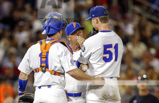 BSB: Gators fall in CWS opener; will face Texas in elimination game&nbsp;Tuesday