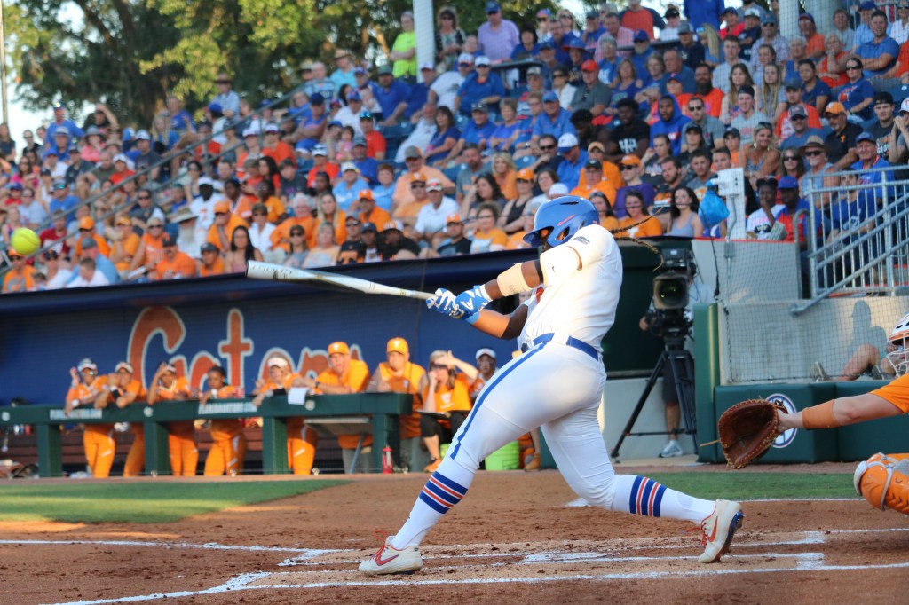 SB: Gators top Tennessee; One win from WCWS&nbsp;berth
