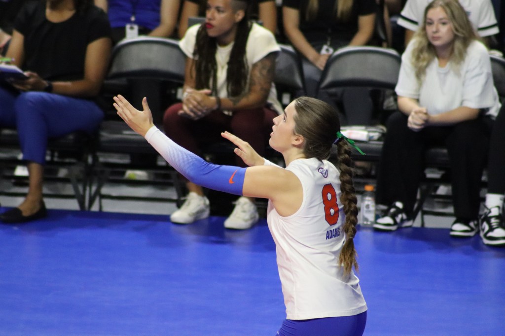 VB: Gators Top Sooners in Five Set Thriller