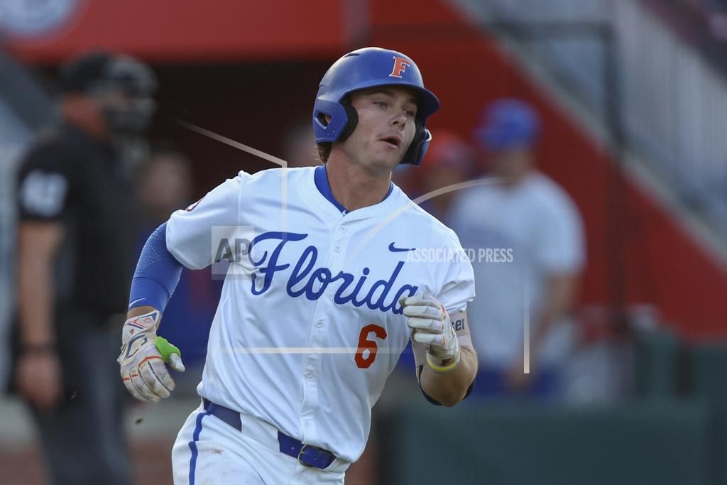 BSB: Florida cruises past Gamecocks, one step away from regional host&nbsp;bid