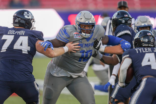 Memphis DT Cam’Ron Jackson Commits to&nbsp;Gators