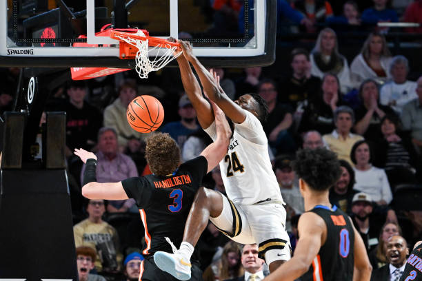 MBB: Gators drop final regular season matchup against&nbsp;Vanderbilt