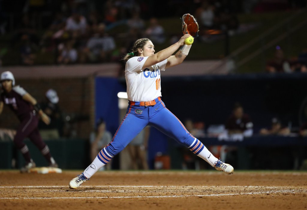 Lugo, Goelz Lead Gators to WCWS Win Over Oregon State
