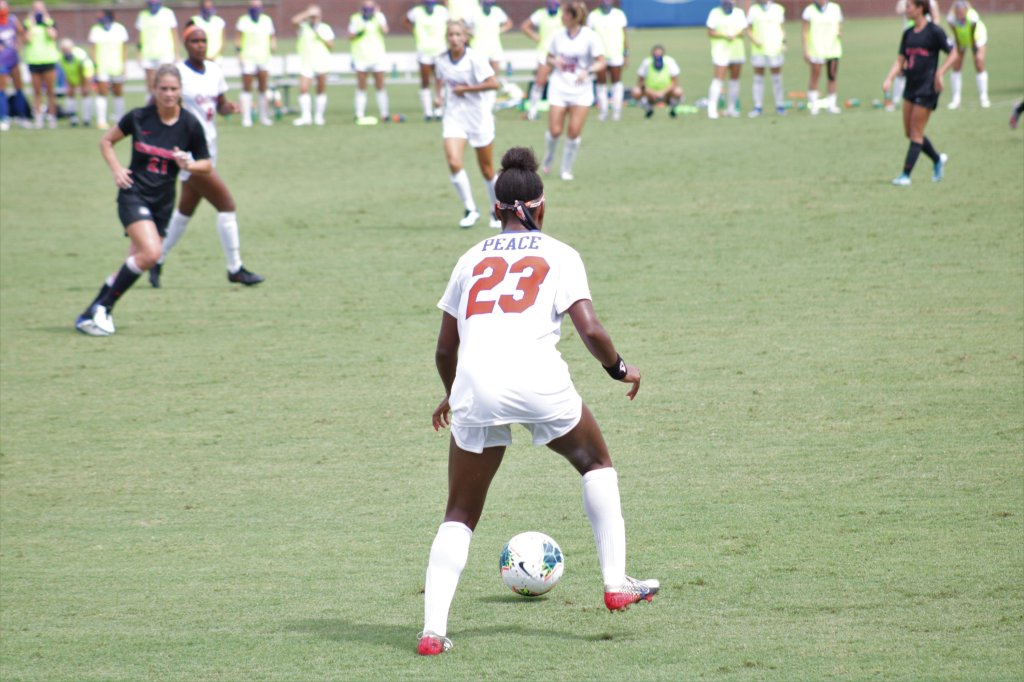 SOC: Gators fall to No. 19 UCF,&nbsp;2-0