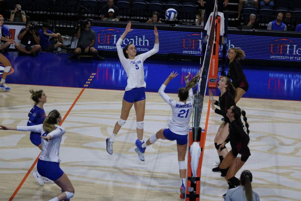 VB: No. 12 Gators Fall to No. 15 Kentucky on the&nbsp;Road