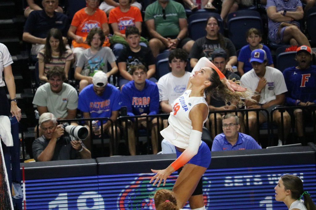 VB: Gators Rout No. 5 Minnesota in Straight&nbsp;Sets