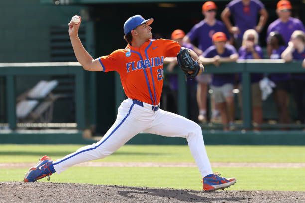 BSB: Gators Rally Past No. 5 Arkansas To Claim&nbsp;Series