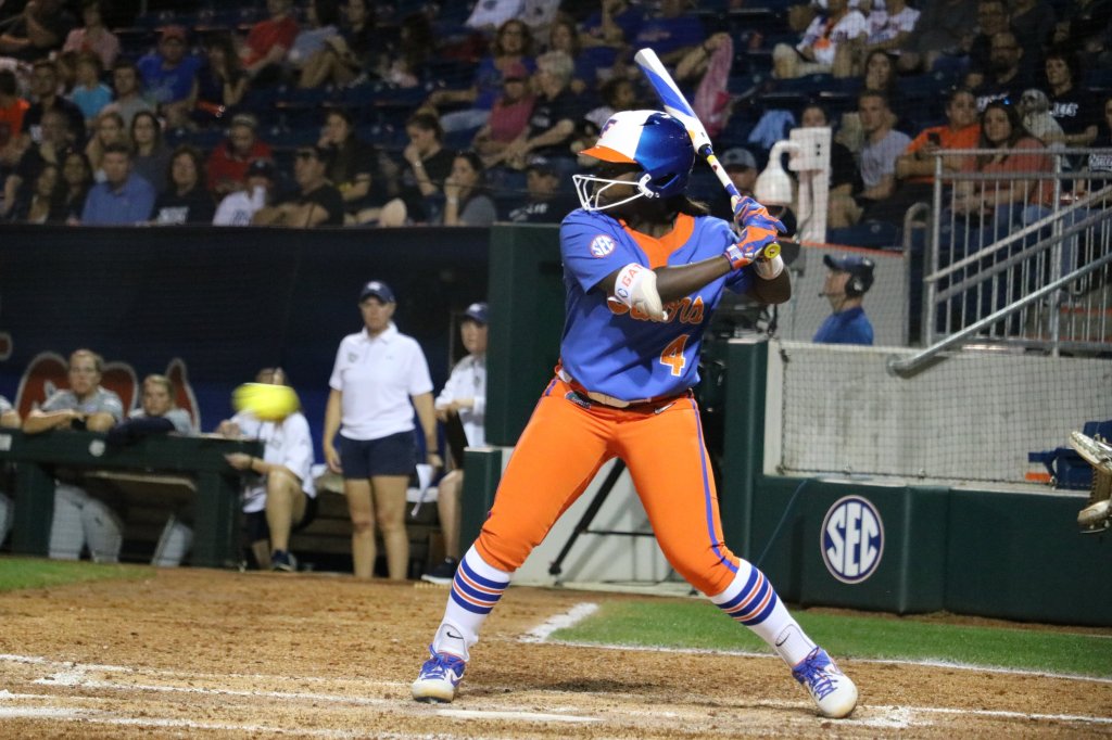 SB: No. 6 Gators sweep USF in delayed Opening Day&nbsp;doubleheader