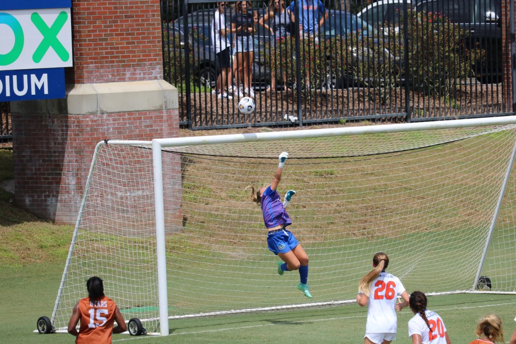 SOC: Goldberg, Loferski Lead Gators to 1-1 Draw vs&nbsp;Texas