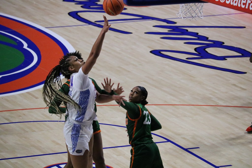 WBB: Gators Cruise Past Rattlers in Season&nbsp;Opener