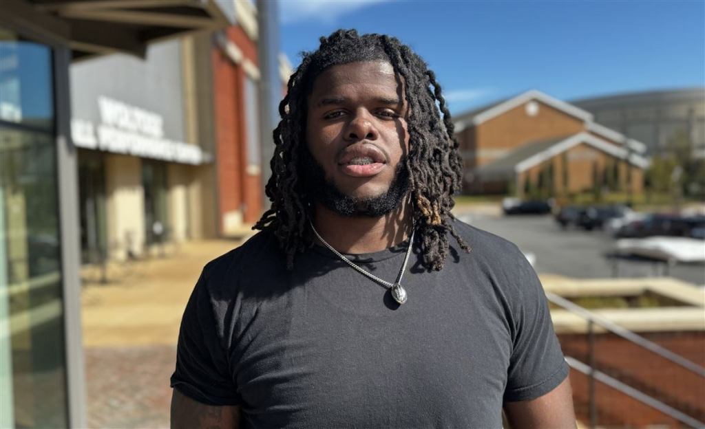 Gators Land Commitment From JUCO DL Brien Taylor