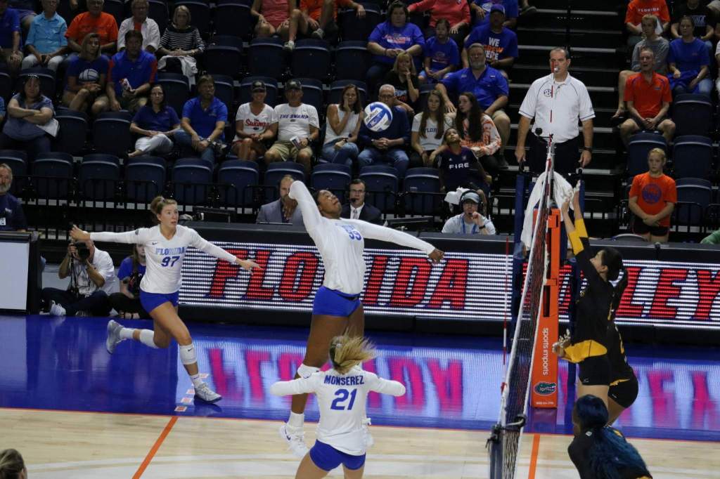VB: Florida Gators Defeat Long Beach State in 5&nbsp;Sets