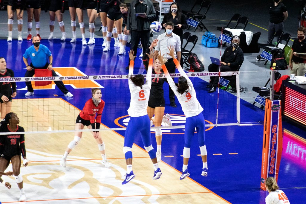 VB: Gators Defeat Texas A&M in Regular Season&nbsp;Finale