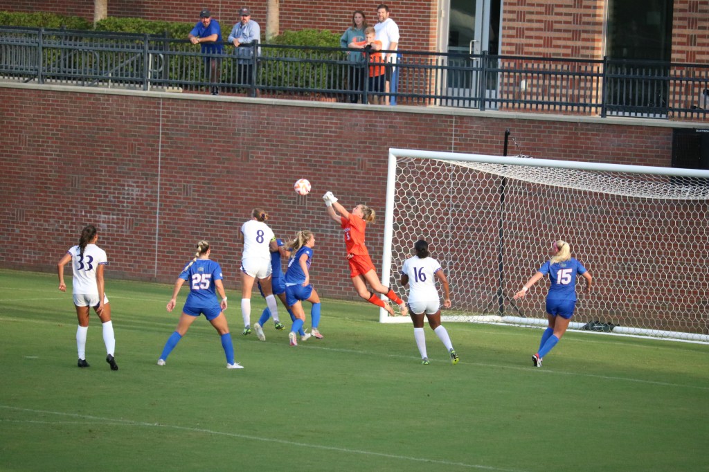 SOC: Gators Shutout Terrapins to Move to&nbsp;2-0