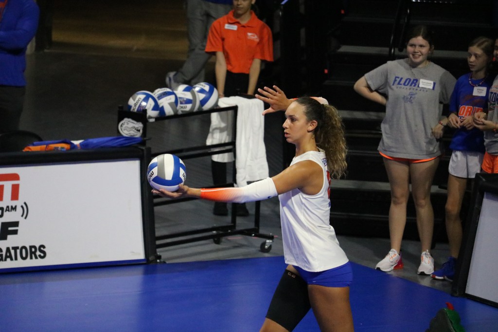 VB: Gators Victorious in Close Battle With&nbsp;USF