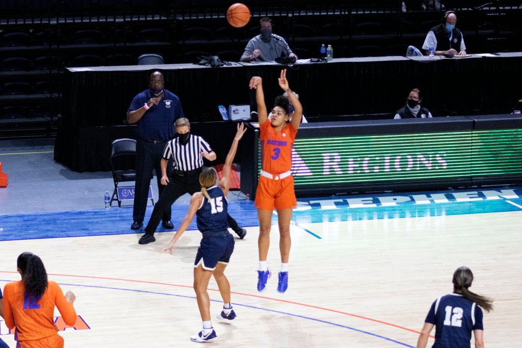 WBB: Lavender Briggs scores 41 but Gators fall short to No. 17&nbsp;Arkansas