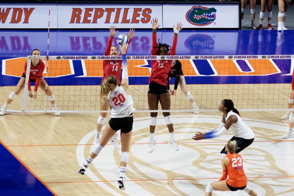 VB: Gators Sweep Arkansas; Move to 13-2 on the&nbsp;Season