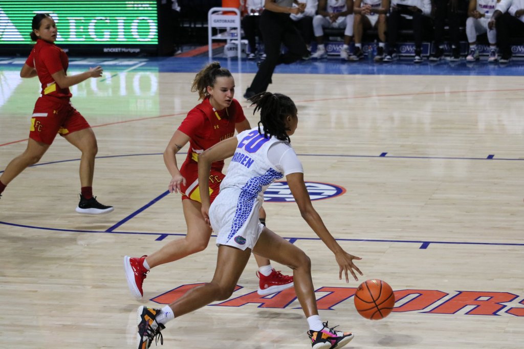 WBB: Gators Win Fifth Straight, Sweeping San Juan Shootout&nbsp;Competition